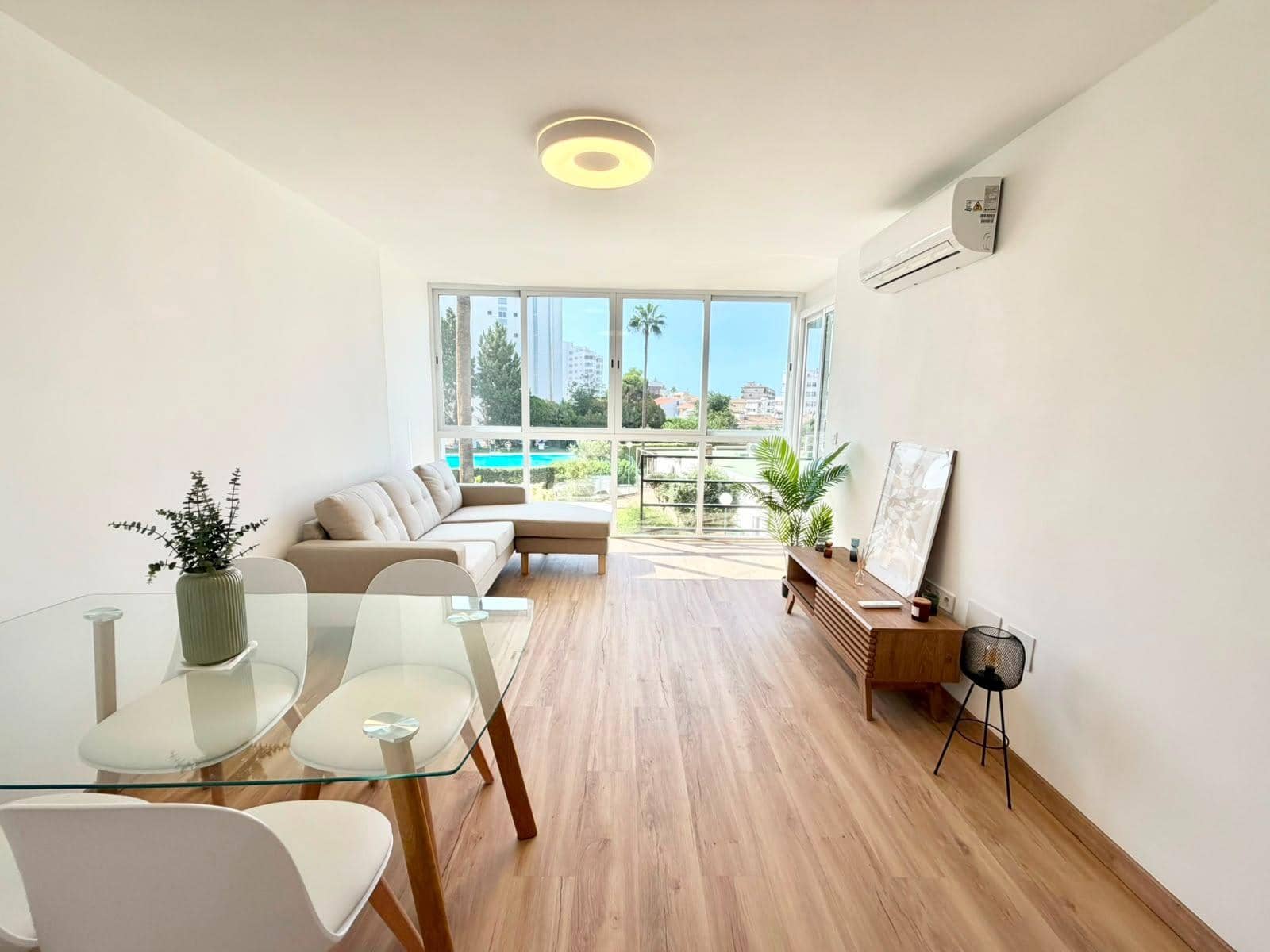 2 makuuhuone Asunto myytävänä paikassa Benalmadena mukana uima-altaan - 305 000 € (Ref: 10078356)