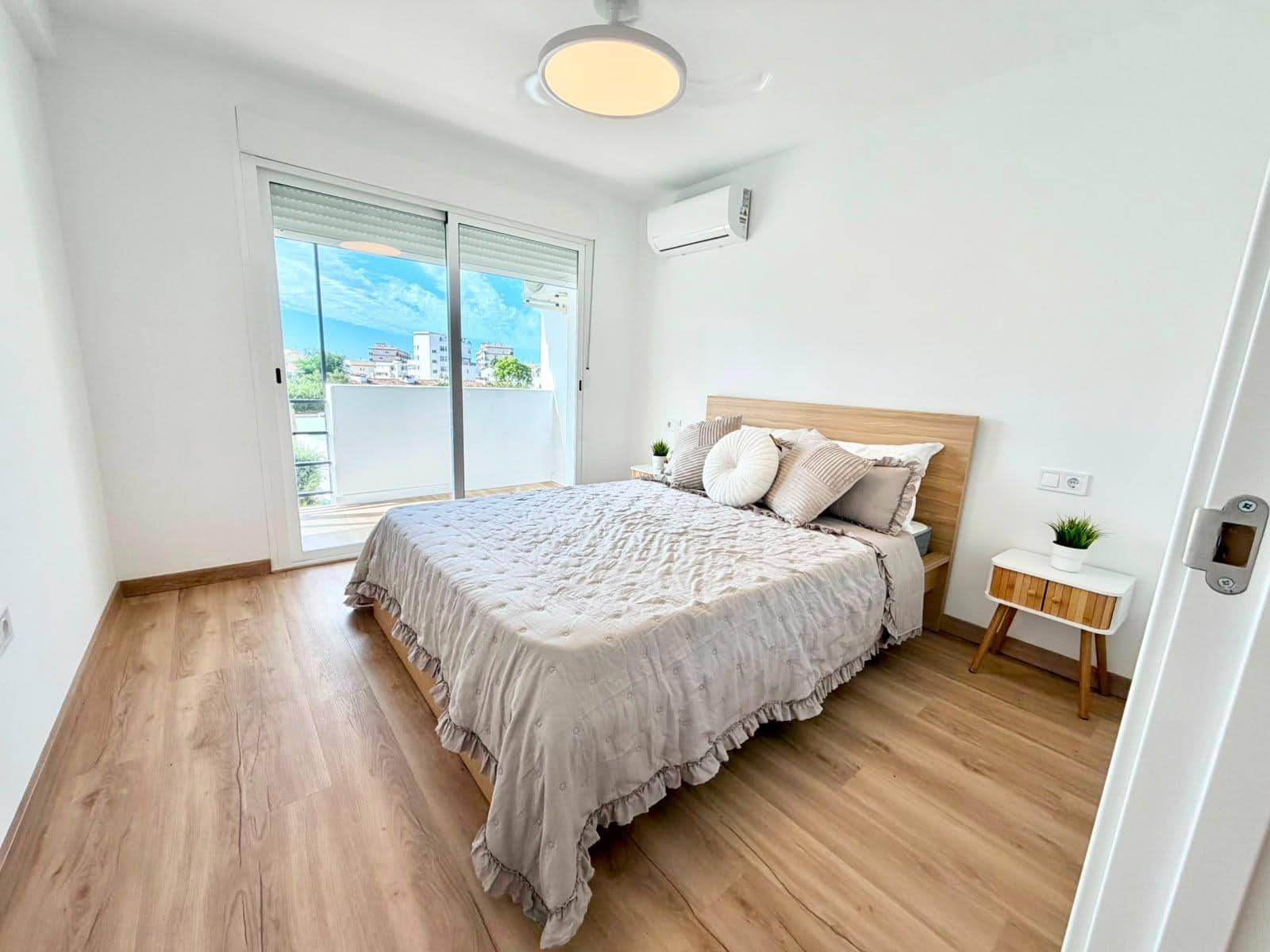 2 makuuhuone Asunto myytävänä paikassa Benalmadena mukana uima-altaan - 305 000 € (Ref: 10078356)
