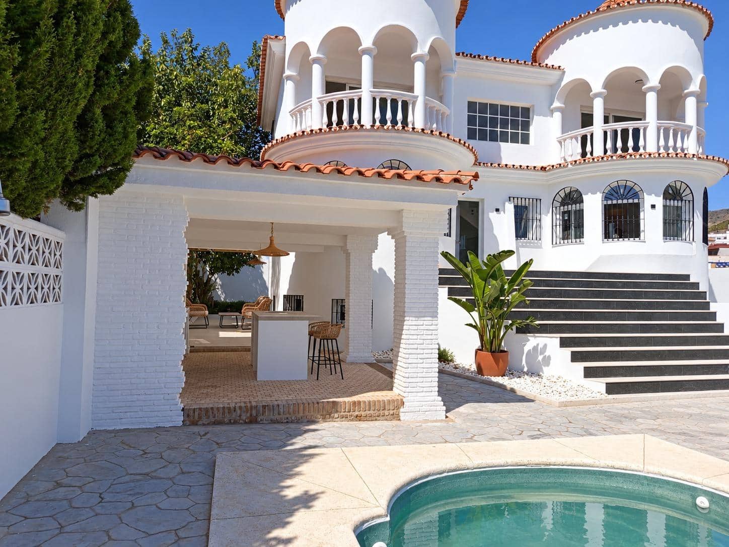 5 soverom Villa til salgs i Arroyo de la Miel med svømmebasseng garasje - € 950 000 (Ref: 10086123)
