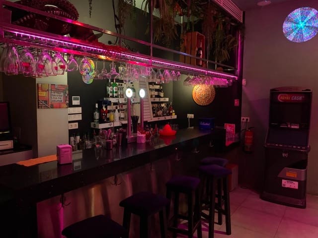Local Commercial à louer à Torremolinos - 1 220 € (Ref: 10147117)