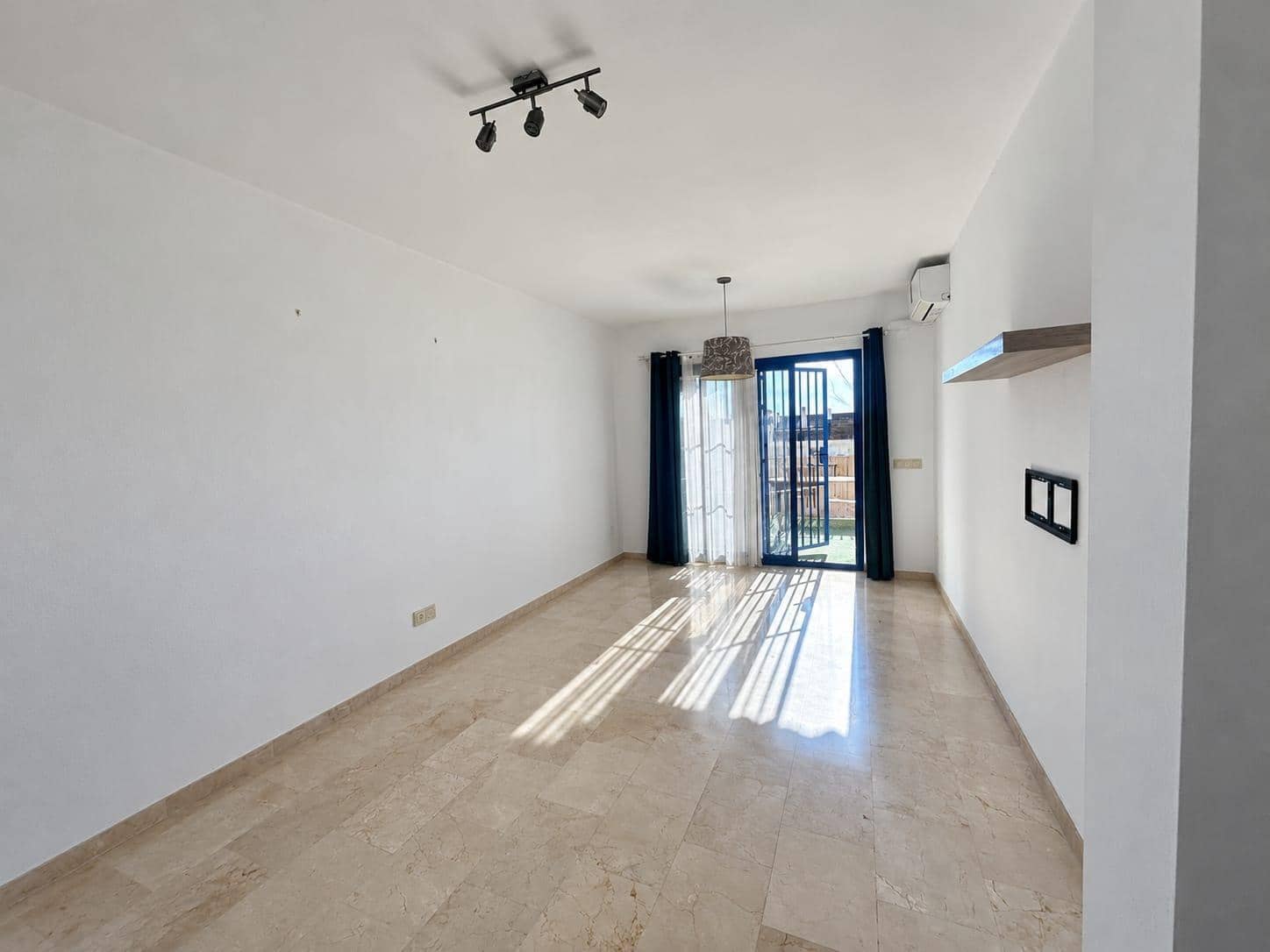 2 quarto Apartamento para arrendar em Benalmadena com piscina garagem - 1 400 € (Ref: 10159676)
