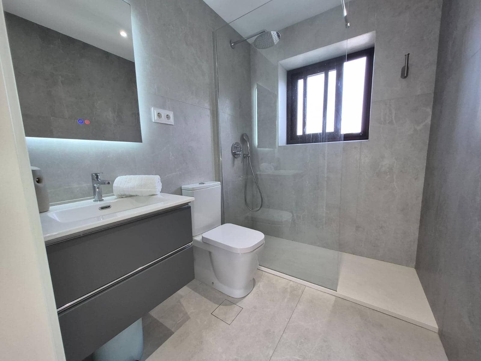 5 bedroom Villa for sale in Torremolinos with pool garage - € 1,150,000 (Ref: 10162272)