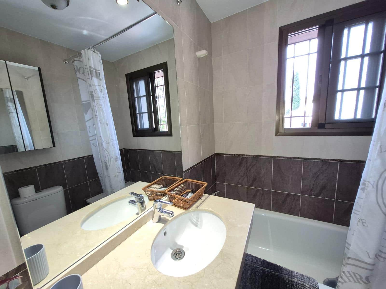 5 bedroom Villa for sale in Torremolinos with pool garage - € 1,150,000 (Ref: 10162272)