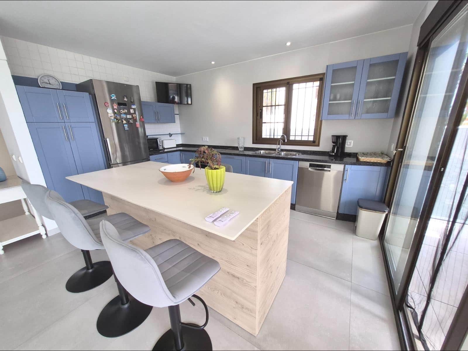 5 bedroom Villa for sale in Torremolinos with pool garage - € 1,150,000 (Ref: 10162272)
