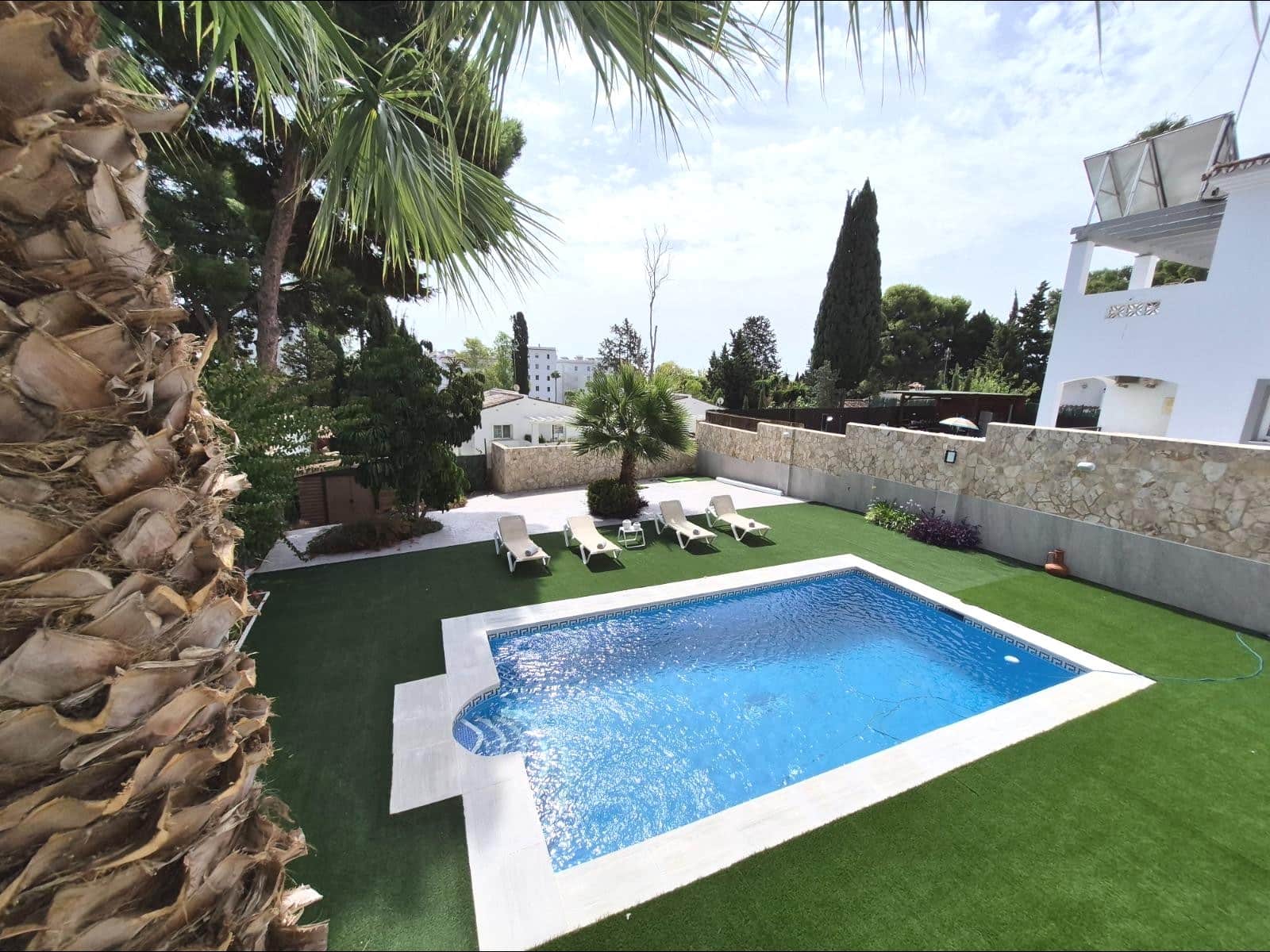 5 bedroom Villa for sale in Torremolinos with pool garage - € 1,150,000 (Ref: 10162272)