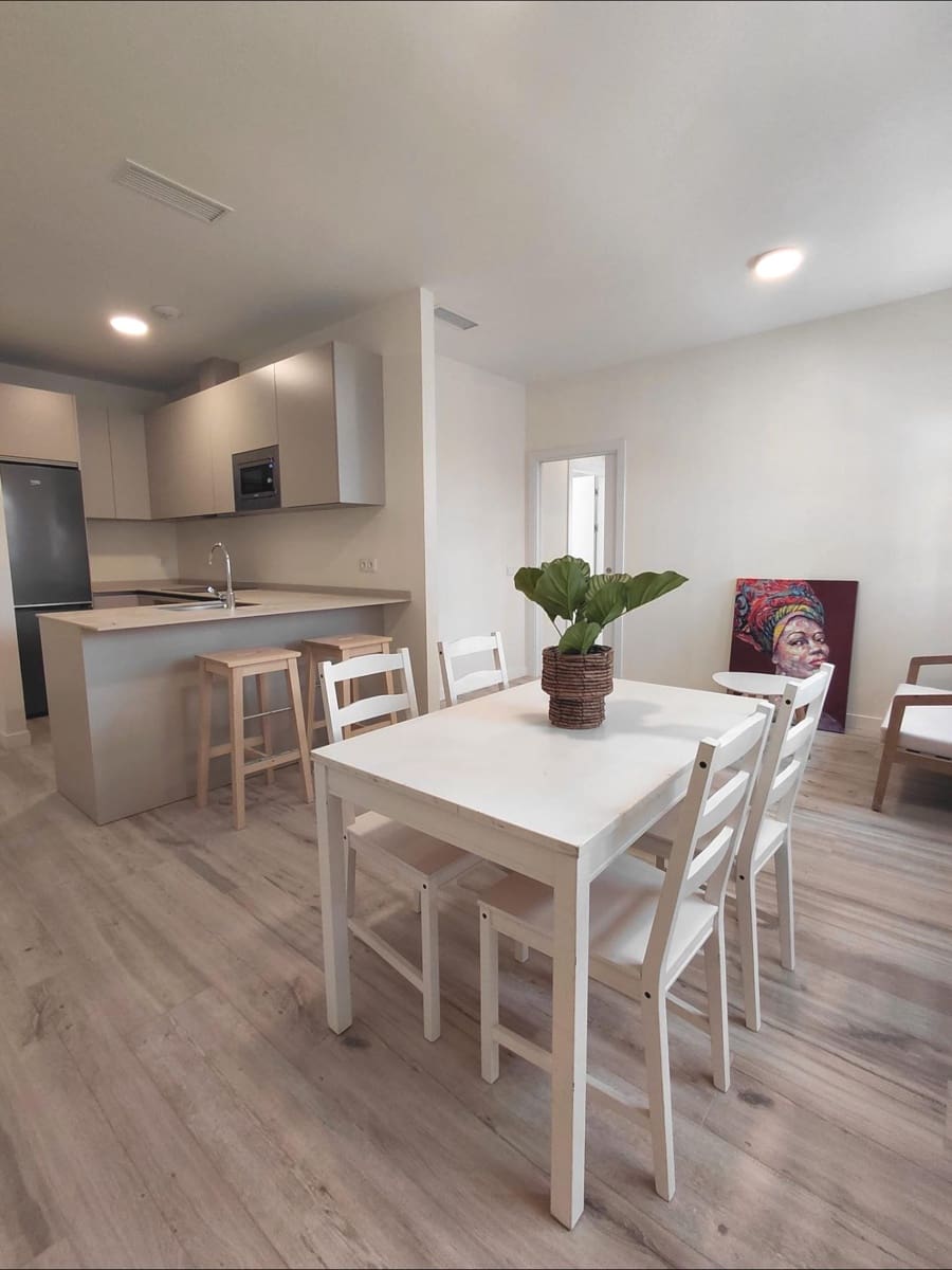 Flat for sale in Malaga city - € 200,000 (Ref: 10168729)