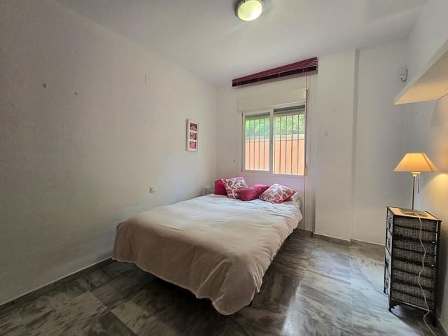 2 bedroom Flat for sale in Zona Centro Comercial Torrequebrada, Benalmádena with pool garage - € 434,500 (Ref: 10171590)