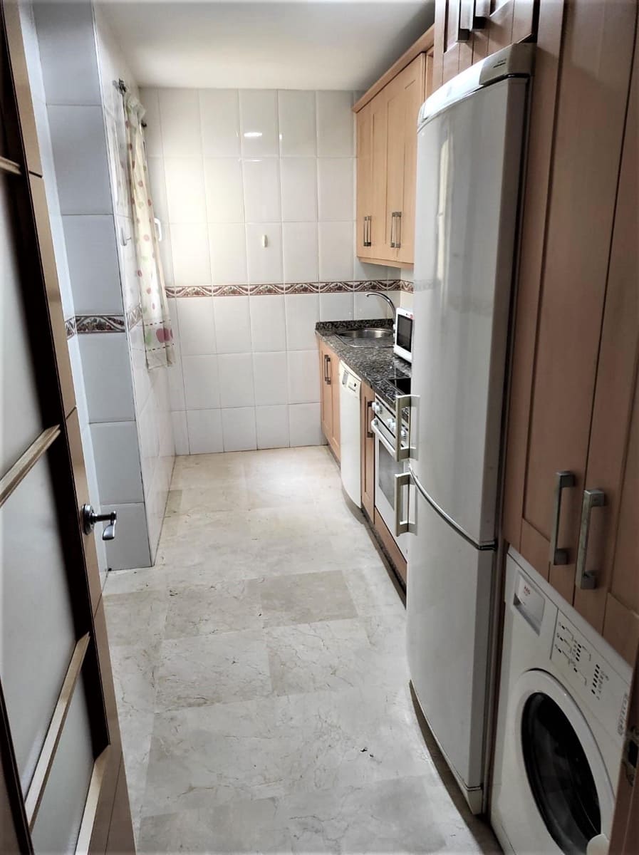 1 sypialnia Mieszkanie na sprzedaż w Benalmadena z basenem garażem - 259 000 € (Ref: 9098997)