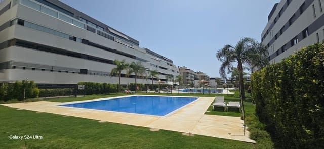 2 slaapkamer Flat te huur in Torremolinos met zwembad garage - € 2.200 (Ref: 9162172)