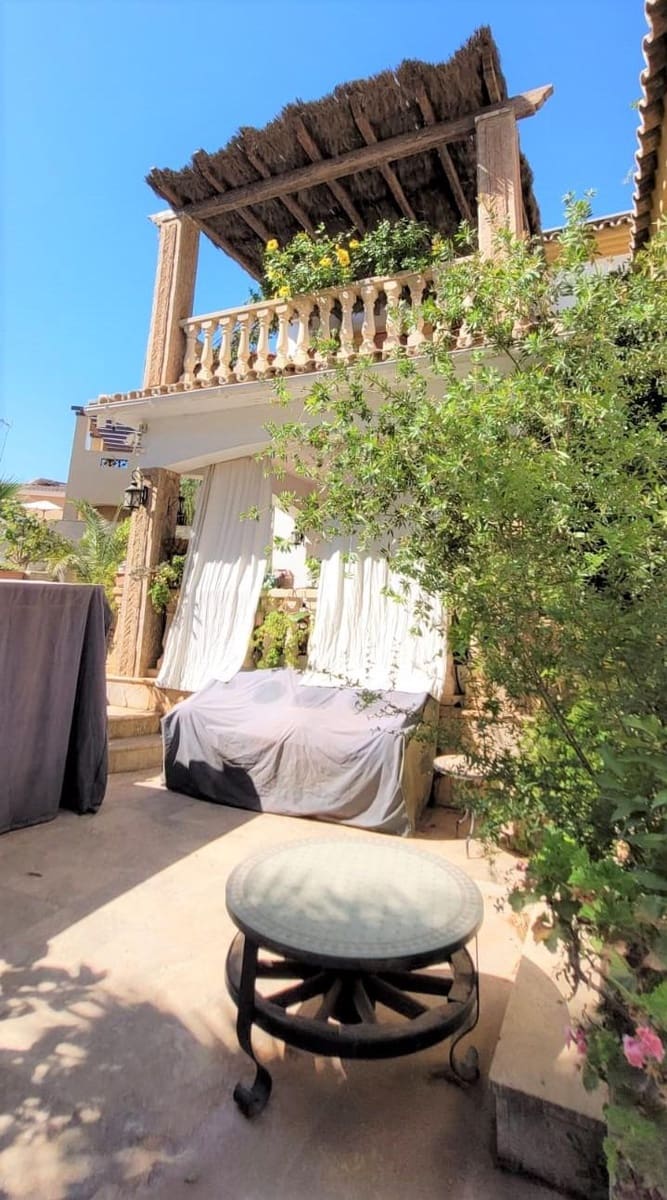 5 bedroom Villa for sale in Torremolinos with pool garage - € 895,000 (Ref: 9163645)