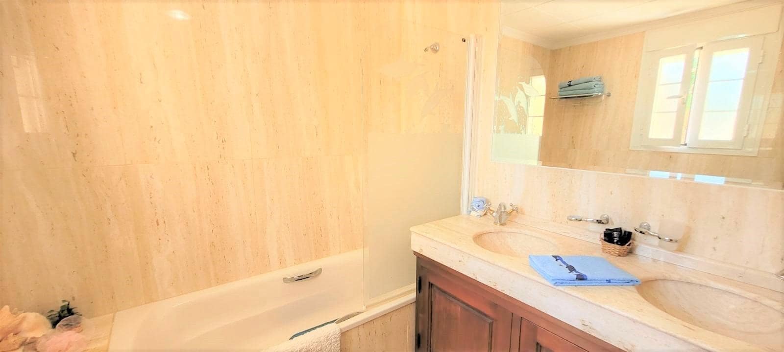 5 bedroom Villa for sale in Torremolinos with pool garage - € 895,000 (Ref: 9163645)