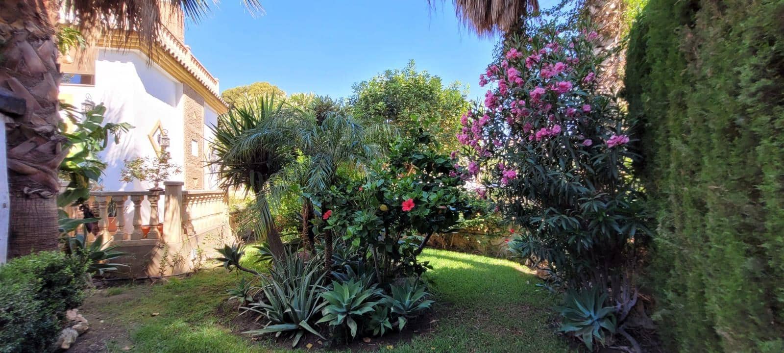 5 bedroom Villa for sale in Torremolinos with pool garage - € 895,000 (Ref: 9163645)