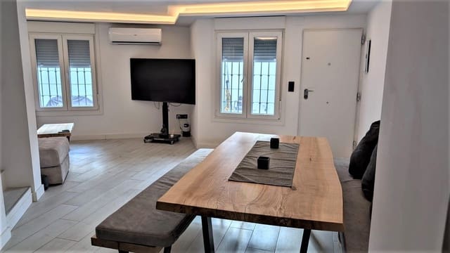 3 soveværelse Rækkehus til salg i Torremolinos med swimmingpool - € 410.000 (Ref: 9185261)