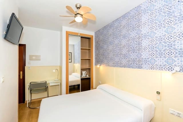 15 slaapkamer Hotel te koop in Torremolinos - € 2.850.000 (Ref: 9215348)