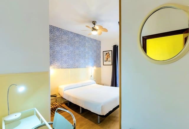 15 slaapkamer Hotel te koop in Torremolinos - € 2.850.000 (Ref: 9215348)