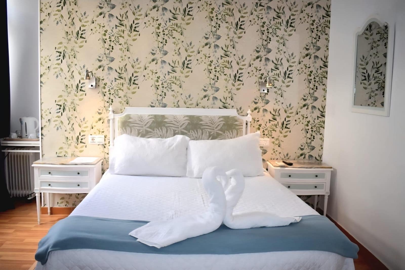 15 slaapkamer Hotel te koop in Torremolinos - € 2.850.000 (Ref: 9215348)