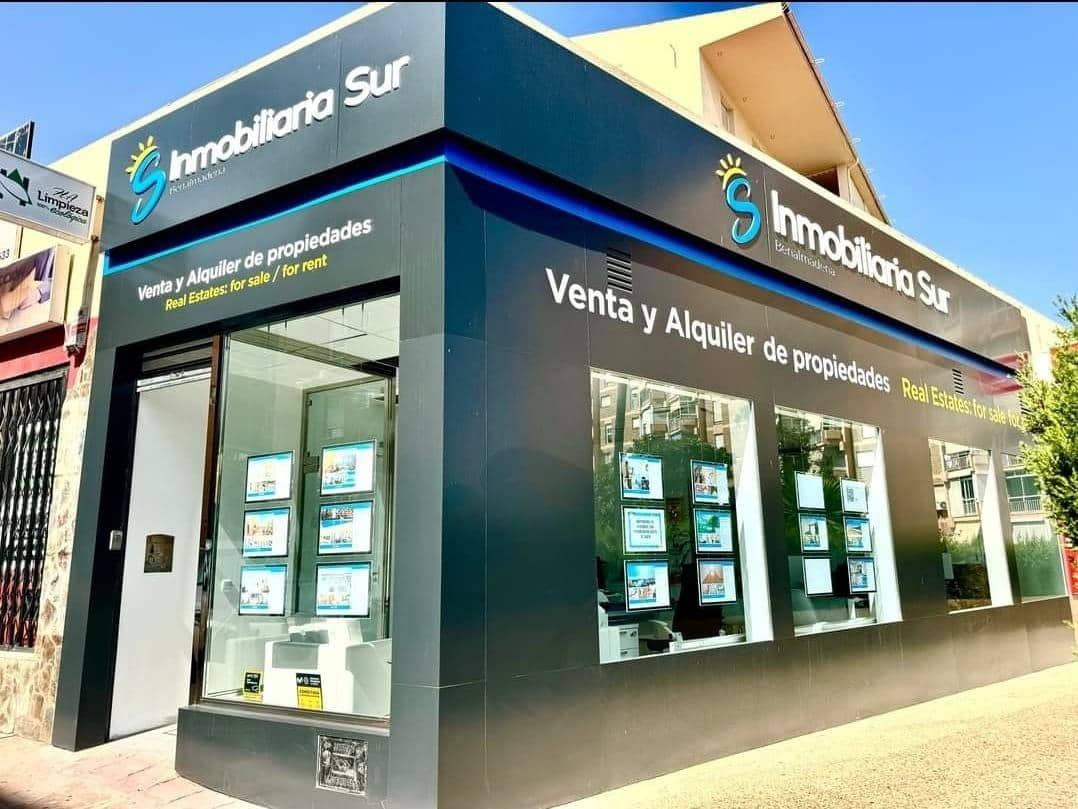 Casa de 5 habitaciones en Torremolinos en venta con piscina garaje - 700.000 € (Ref: 9300990)