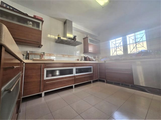 Casa de 5 habitaciones en Torremolinos en venta con piscina garaje - 700.000 € (Ref: 9300990)