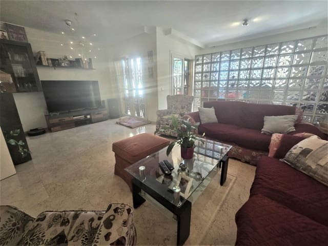 Casa de 5 habitaciones en Torremolinos en venta con piscina garaje - 700.000 € (Ref: 9300990)