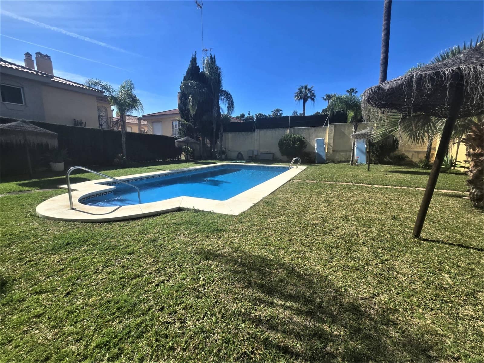 Casa de 5 habitaciones en Torremolinos en venta con piscina garaje - 700.000 € (Ref: 9300990)