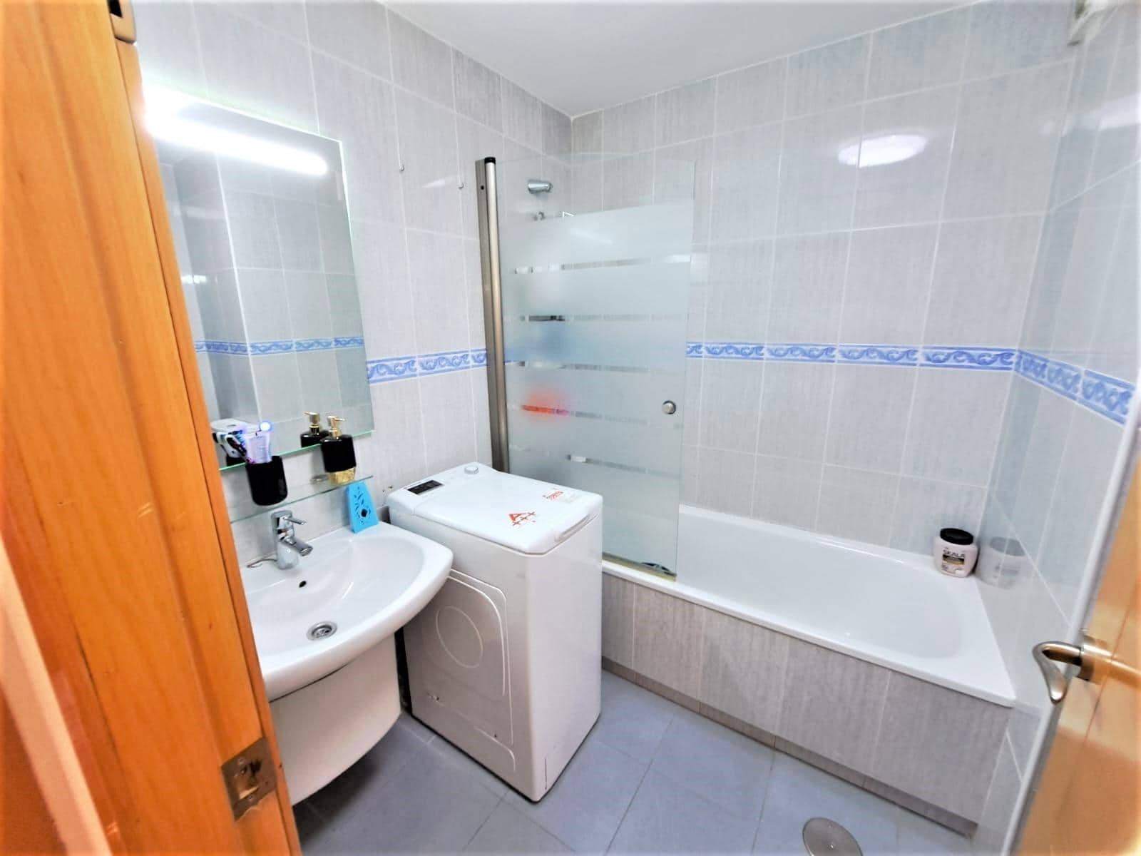 2 makuuhuone Asunto myytävänä paikassa Torremolinos mukana uima-altaan - 273 000 € (Ref: 9317787)