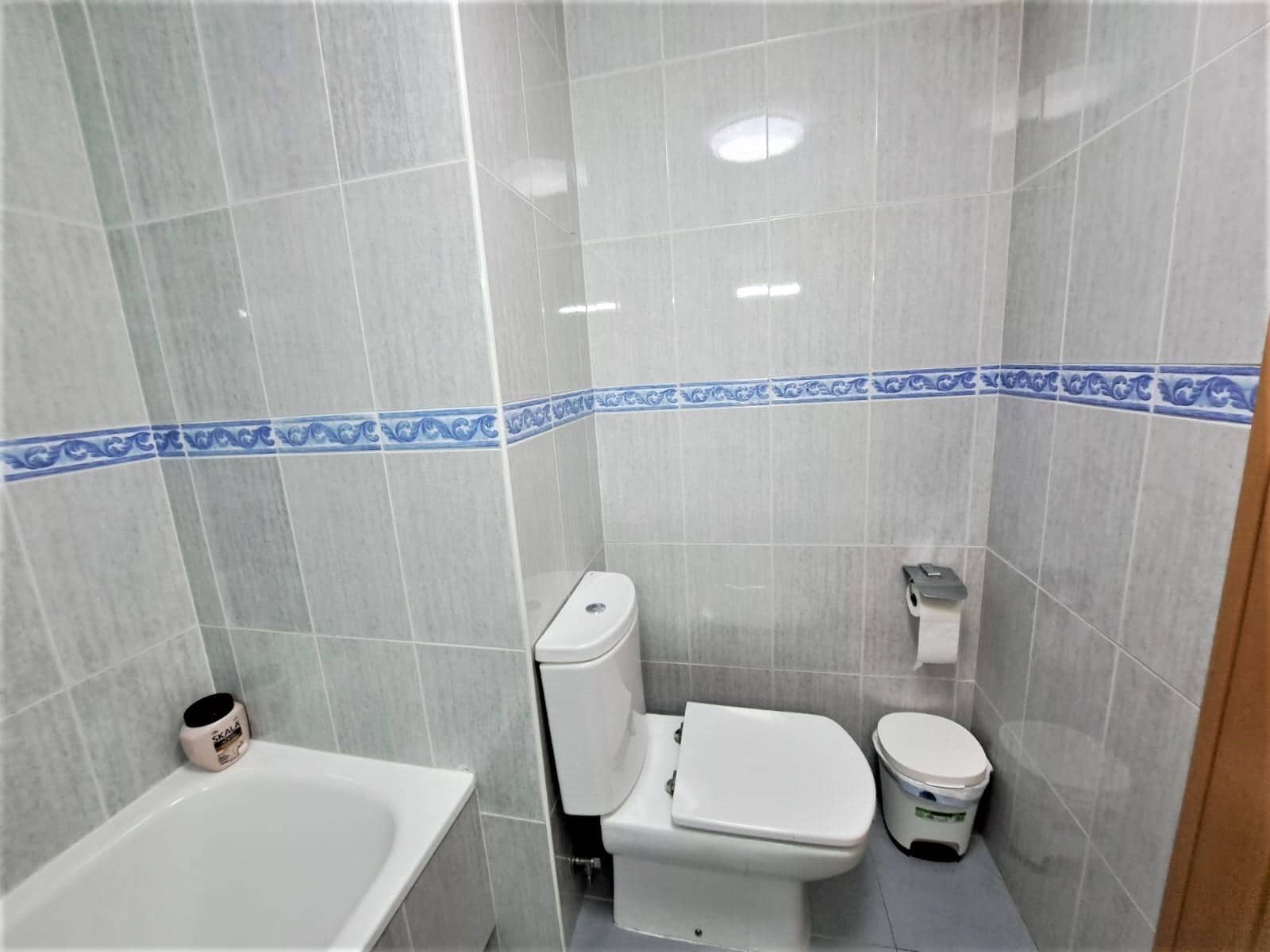 2 makuuhuone Asunto myytävänä paikassa Torremolinos mukana uima-altaan - 273 000 € (Ref: 9317787)