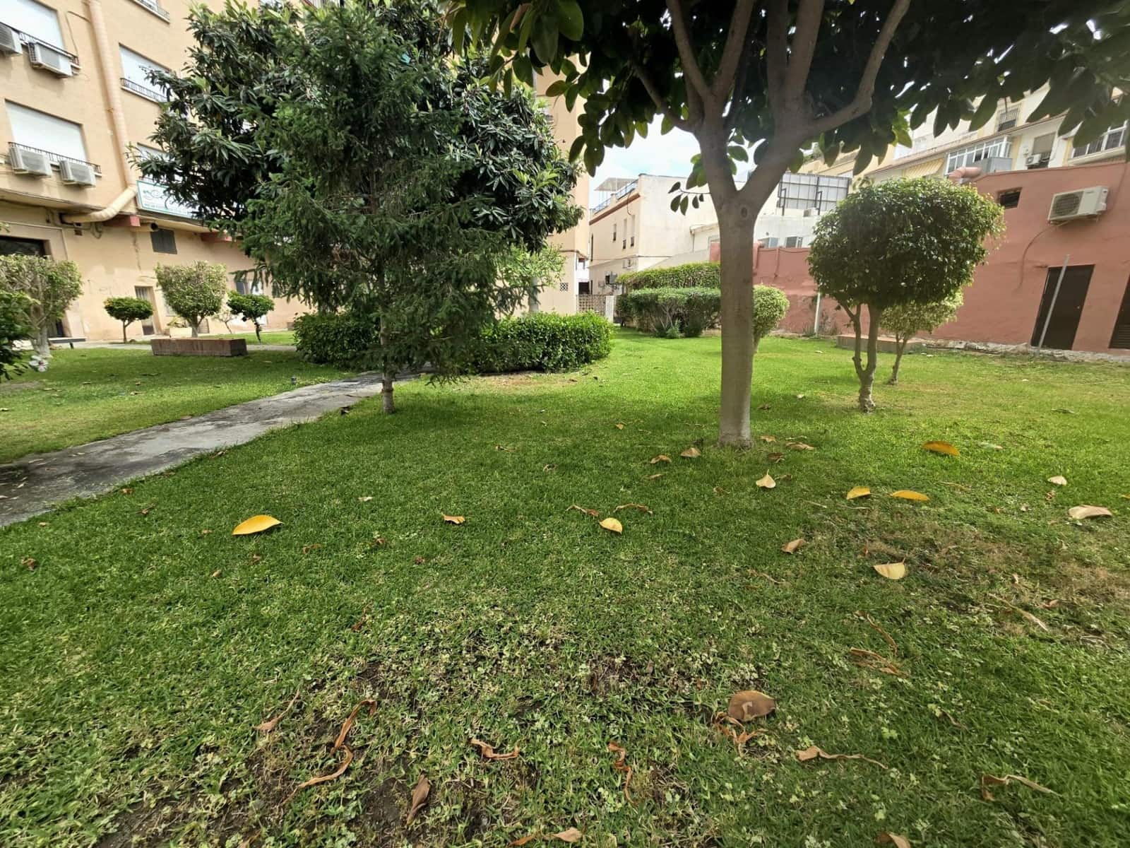 Commercieel te koop in Torremolinos - € 136.000 (Ref: 9330566)