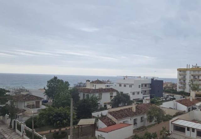 4 bedroom Flat for sale in Torremolinos with pool - € 329,000 (Ref: 9349462)