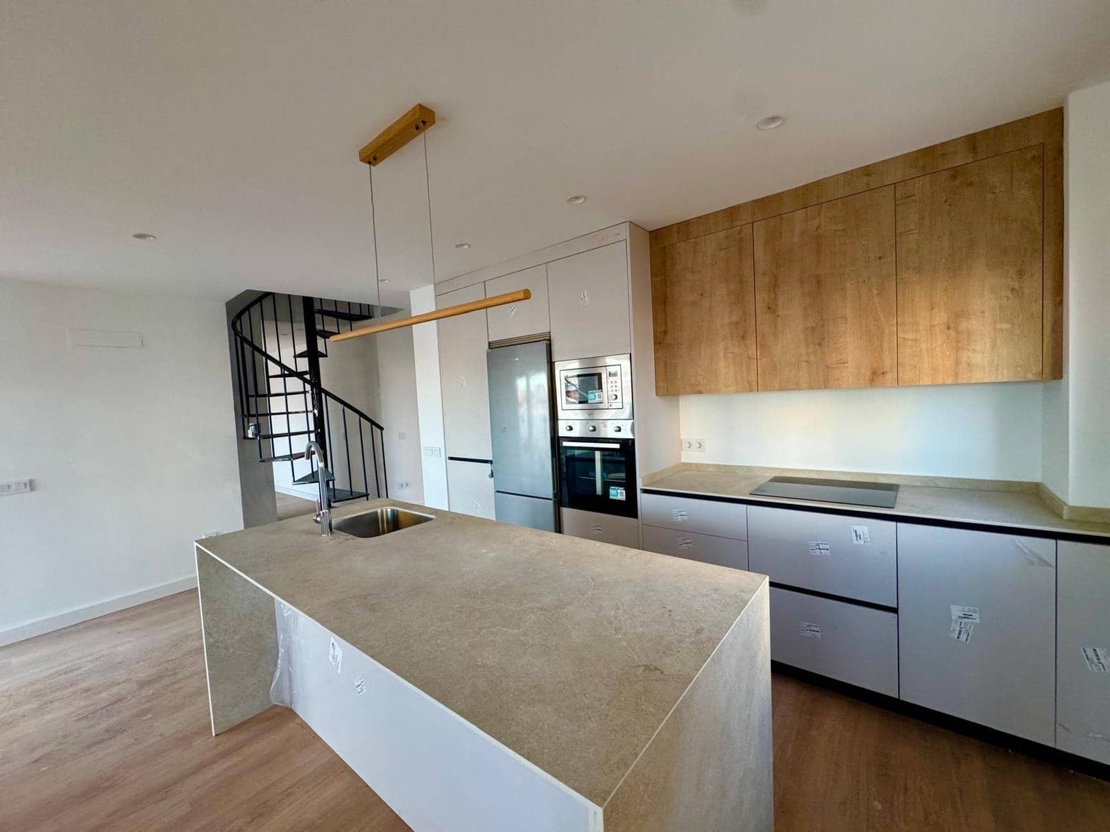 3 makuuhuone Huoneisto myytävänä paikassa Torremolinos mukana uima-altaan 
autotalli - 590 000 € (Ref: 9373778)