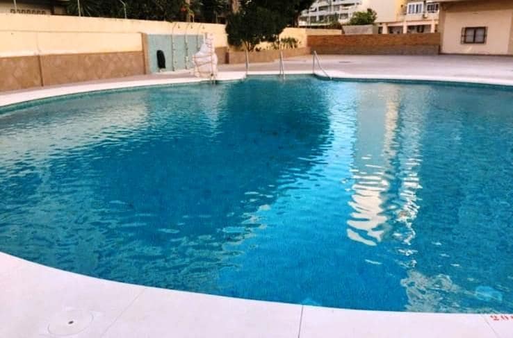 Yksiö myytävänä paikassa Torremolinos mukana uima-altaan - 142 000 € (Ref: 9390672)
