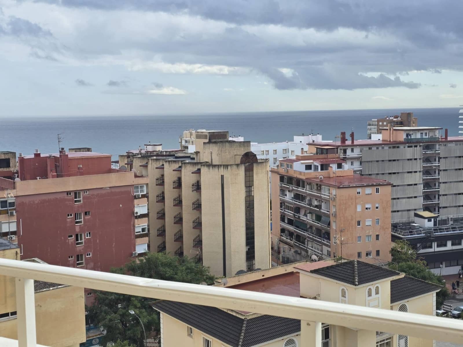 Yksiö myytävänä paikassa Torremolinos mukana uima-altaan - 142 000 € (Ref: 9390672)