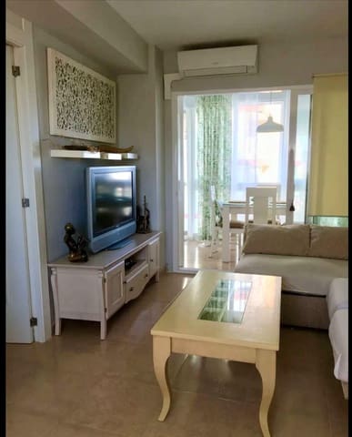 Piso de 2 habitaciones en Torremolinos en venta con piscina - 399.000 € (Ref: 9446270)