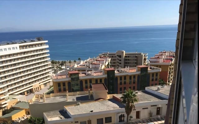 Piso de 2 habitaciones en Torremolinos en venta con piscina - 399.000 € (Ref: 9446270)