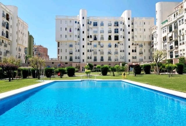 3 makuuhuone Asunto myytävänä paikassa Torremolinos mukana uima-altaan 
autotalli - 379 000 € (Ref: 9497140)