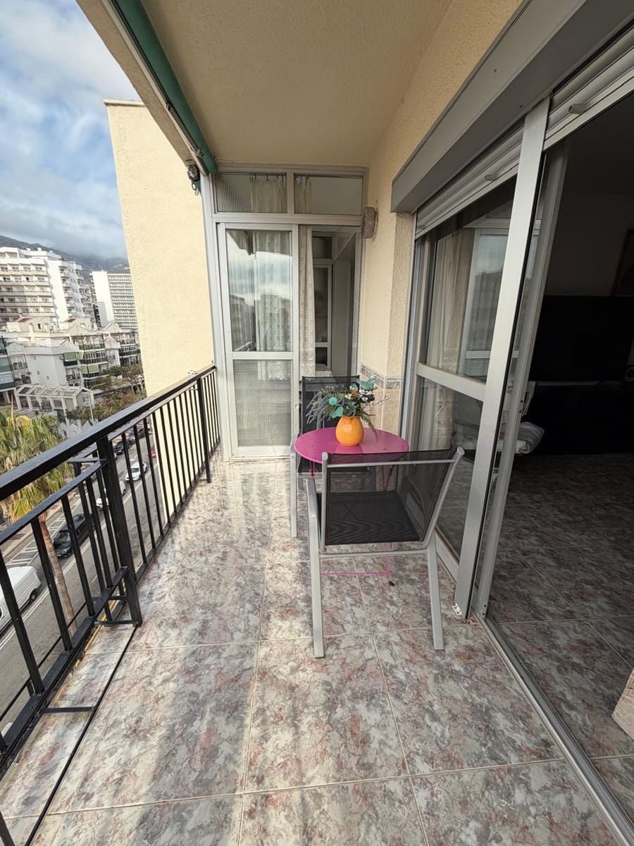 Piso de 3 habitaciones en Torremolinos en venta - 335.000 € (Ref: 9516018)