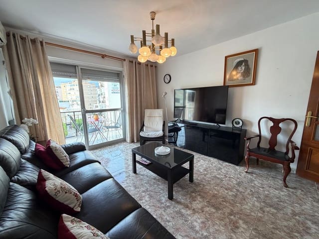 Piso de 3 habitaciones en Torremolinos en venta - 335.000 € (Ref: 9516018)