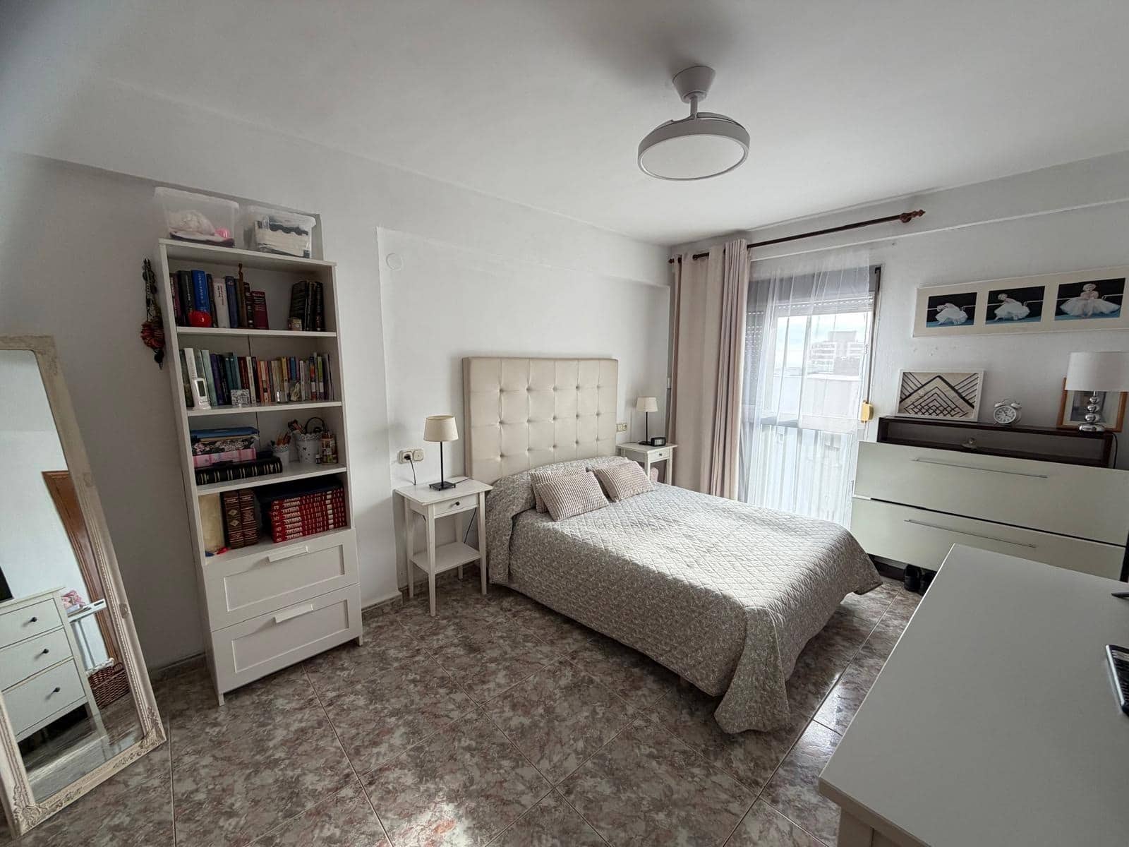 Piso de 3 habitaciones en Torremolinos en venta - 335.000 € (Ref: 9516018)