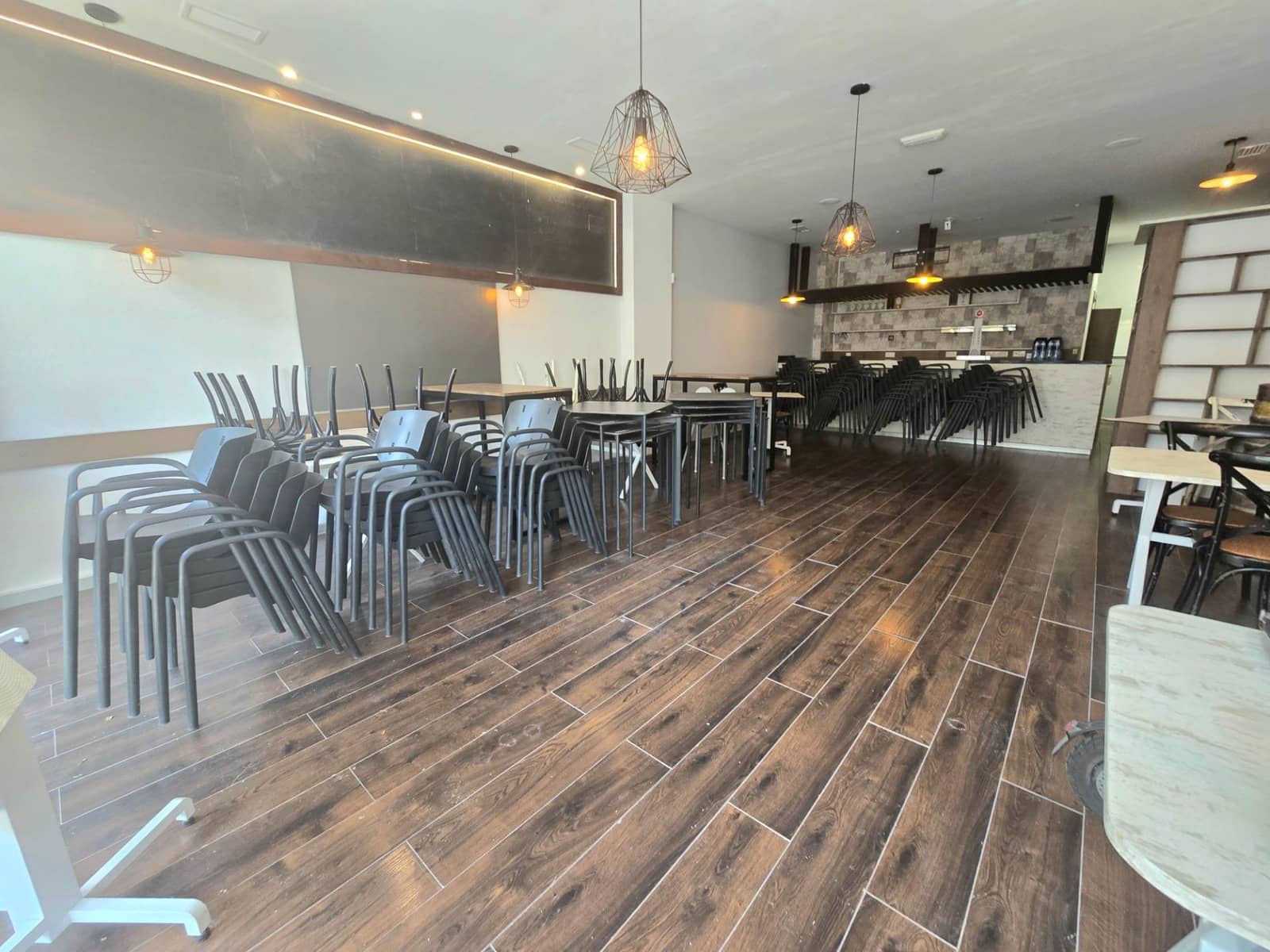 Kommersiell til salgs i Torremolinos - € 290 000 (Ref: 9527622)