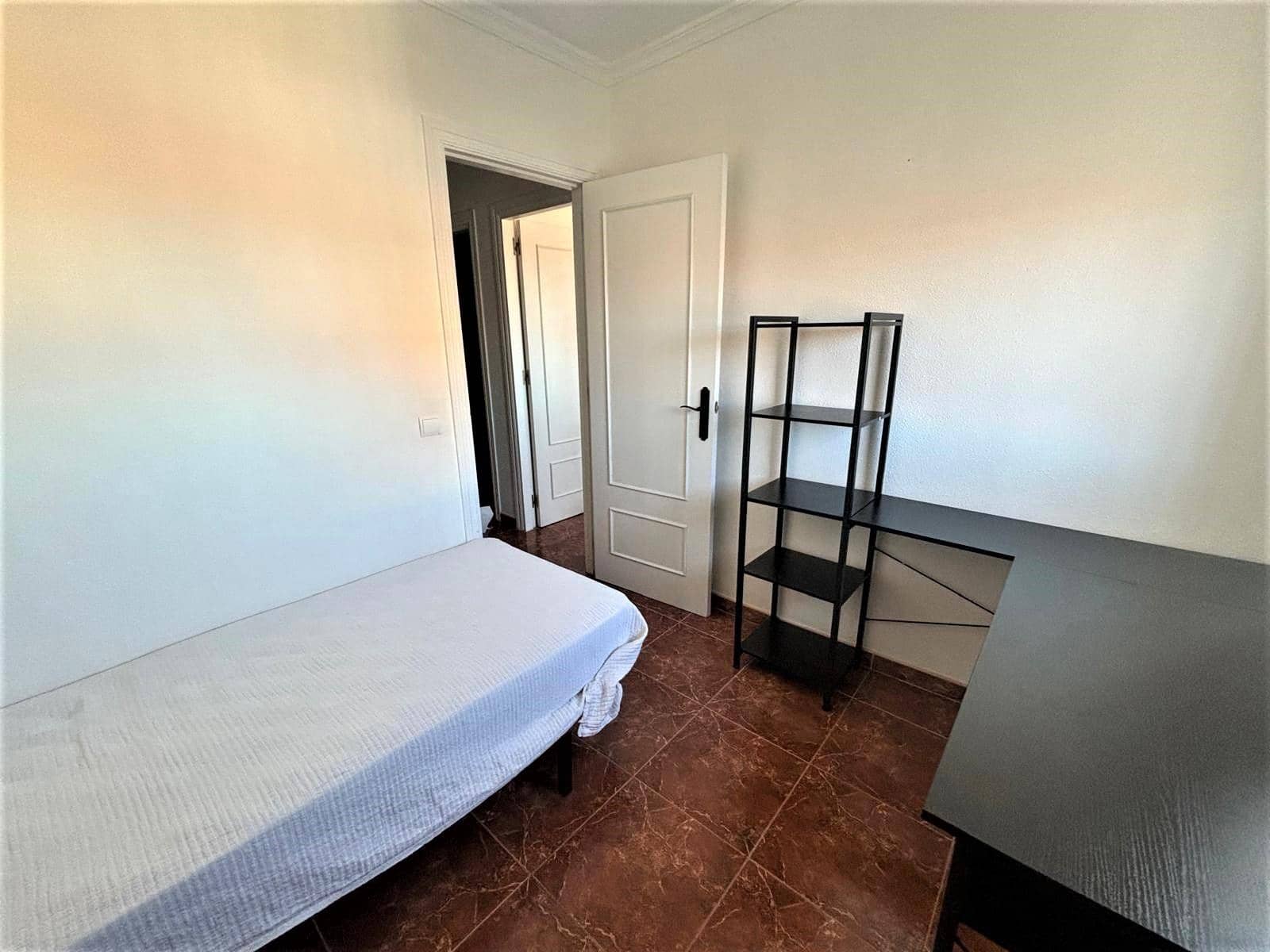 3 Zimmer Reihenhaus zu vermieten in Torremolinos mit Pool Garage - 1.300 € (Ref: 9561715)