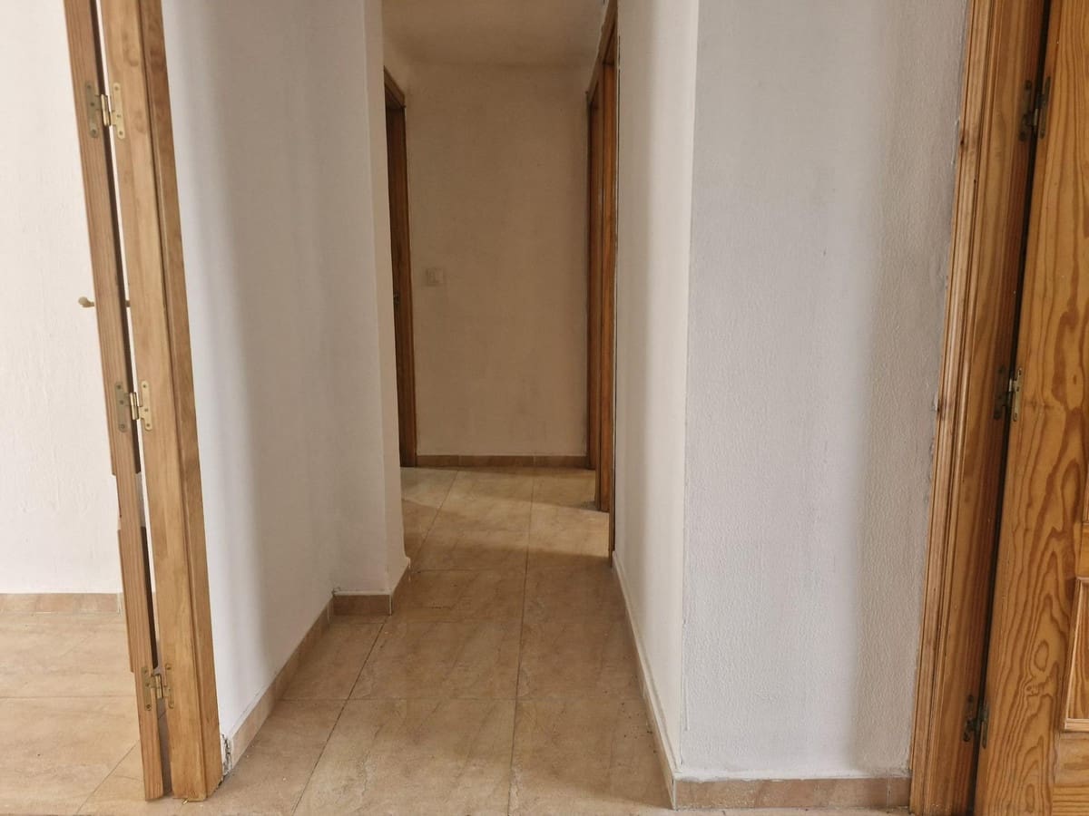 3 bedroom Apartment for sale in Torremolinos - € 220,000 (Ref: 9568503)