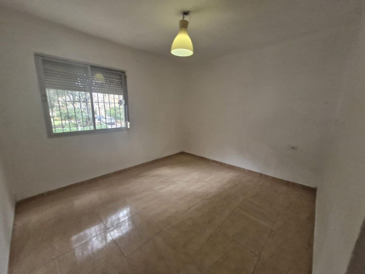 3 bedroom Apartment for sale in Torremolinos - € 220,000 (Ref: 9568503)