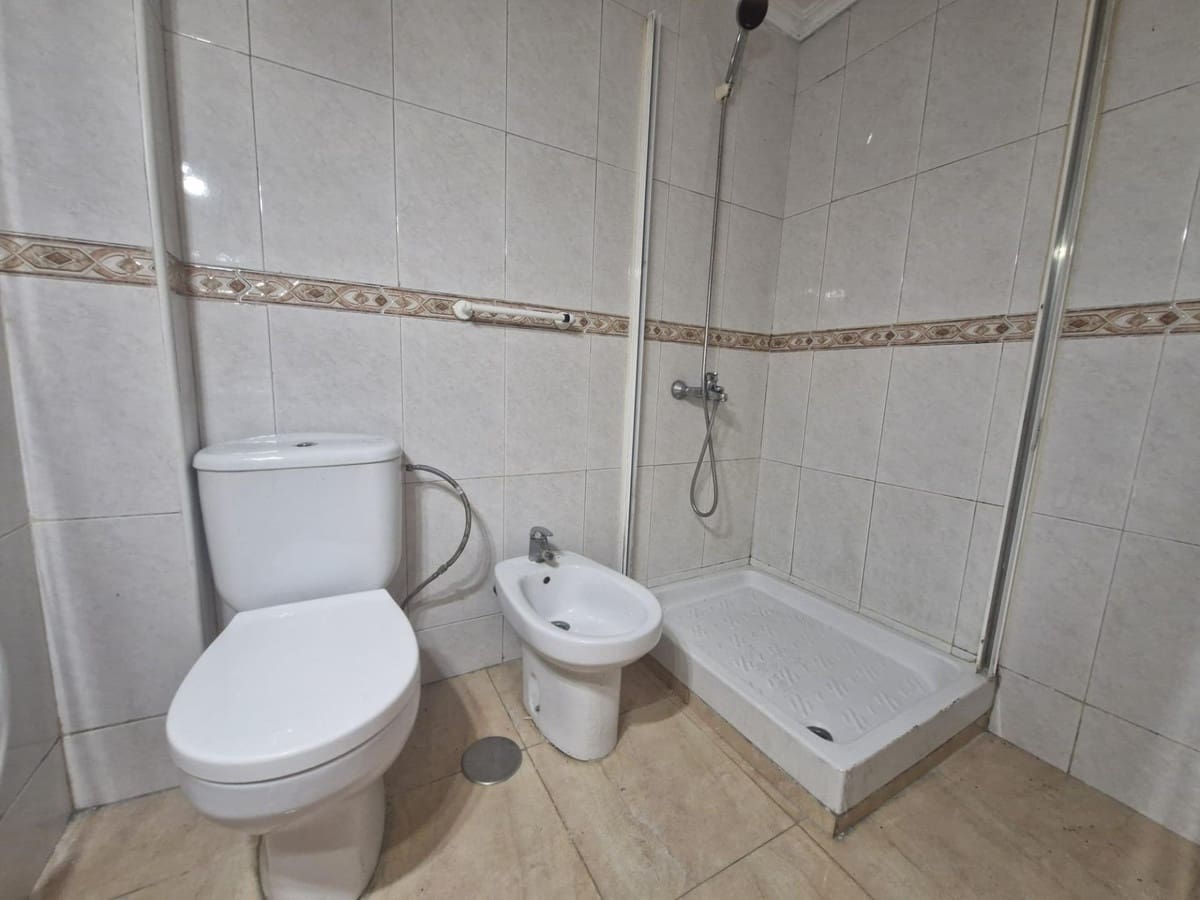 3 bedroom Apartment for sale in Torremolinos - € 220,000 (Ref: 9568503)