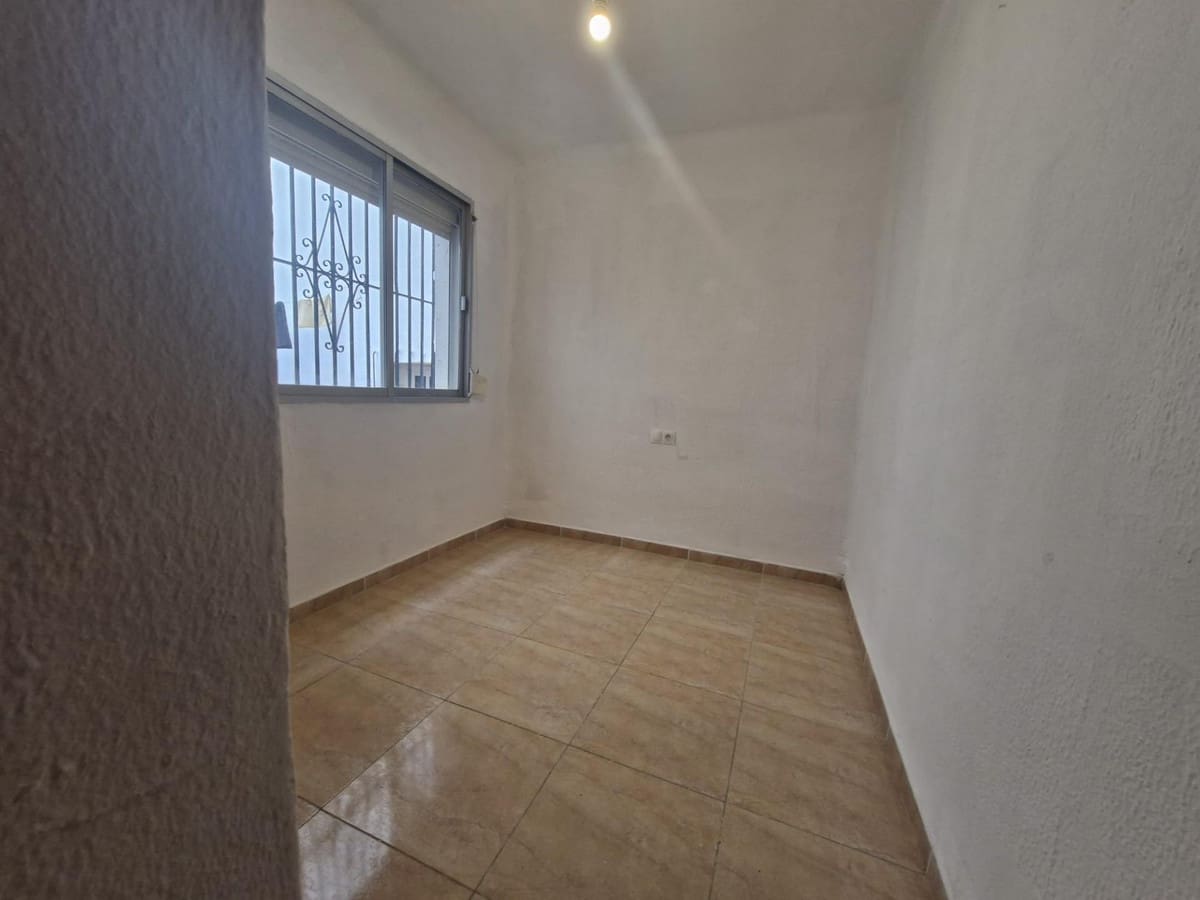 3 bedroom Apartment for sale in Torremolinos - € 220,000 (Ref: 9568503)