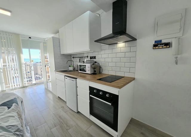 Studio till salu i Torremolinos med pool - 191 000 € (Ref: 9604918)