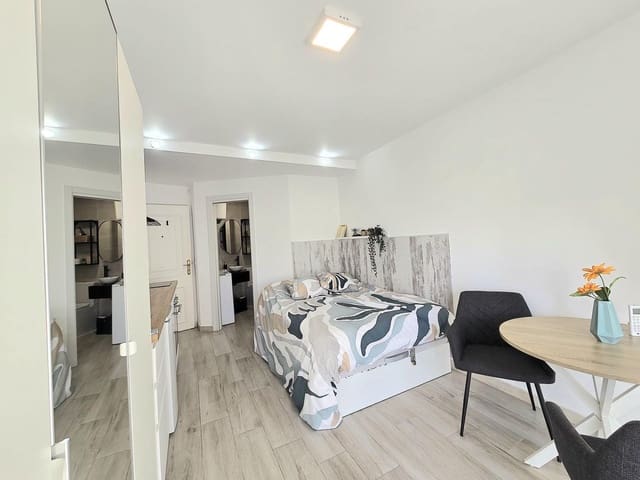 Studio till salu i Torremolinos med pool - 191 000 € (Ref: 9604918)