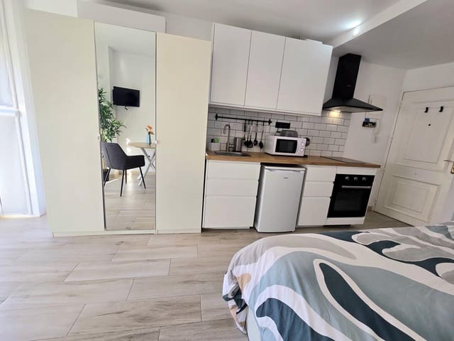 Studio till salu i Torremolinos med pool - 191 000 € (Ref: 9604918)