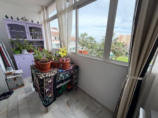 Apartament na sprzedaż w Torremolinos z basenem - 240 000 € (Ref: 9629901)