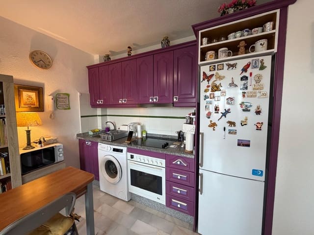 Apartament na sprzedaż w Torremolinos z basenem - 240 000 € (Ref: 9629901)