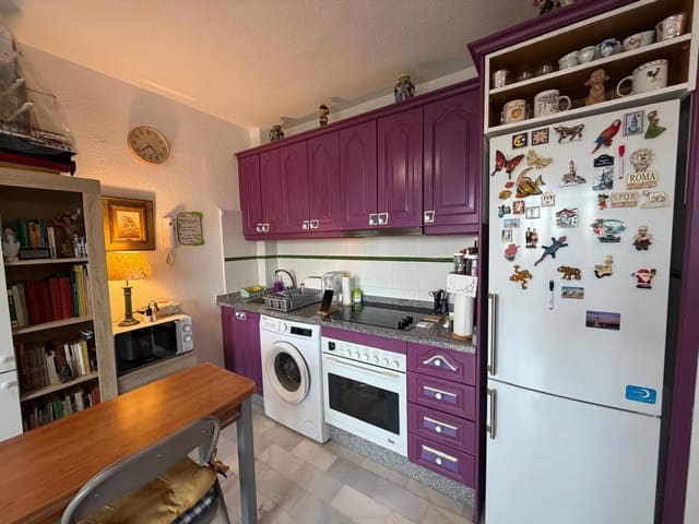 Apartament na sprzedaż w Torremolinos z basenem - 240 000 € (Ref: 9629901)