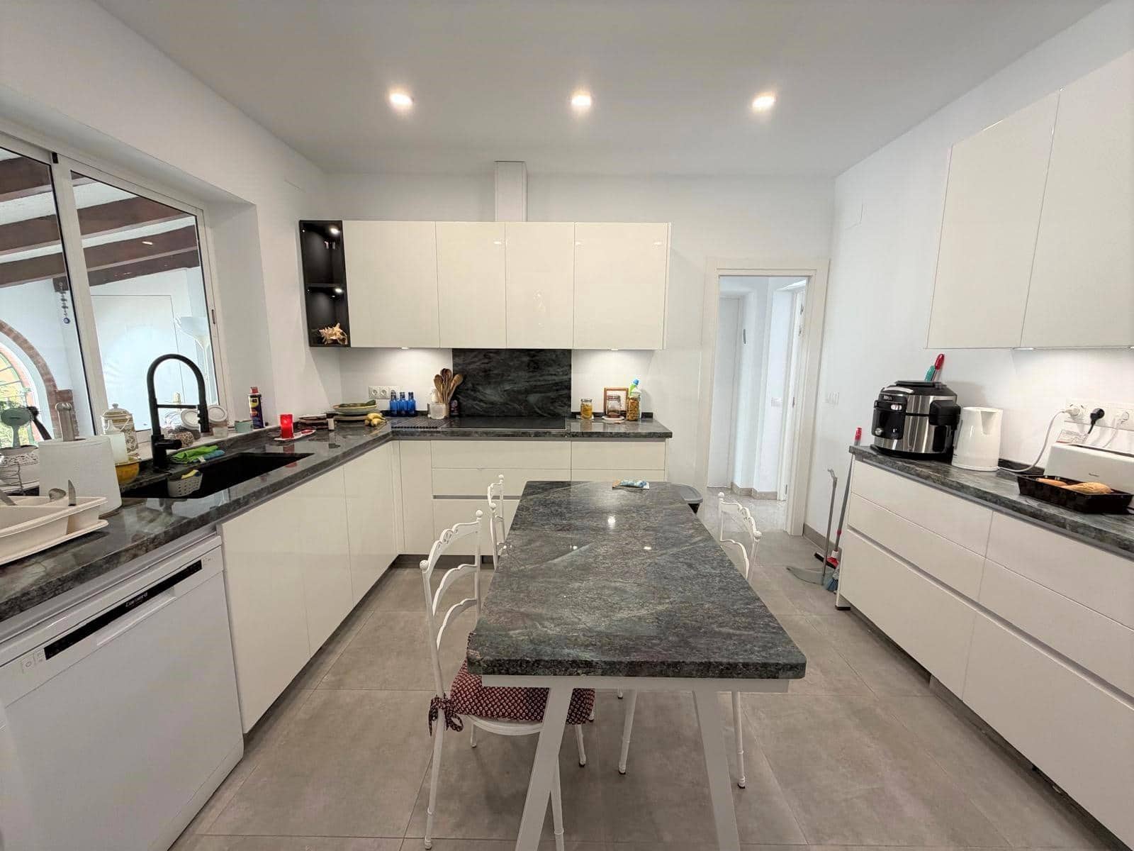 4 Zimmer Villa zu verkaufen in Benalmadena Costa mit Pool Garage - 750.000 € (Ref: 9656011)